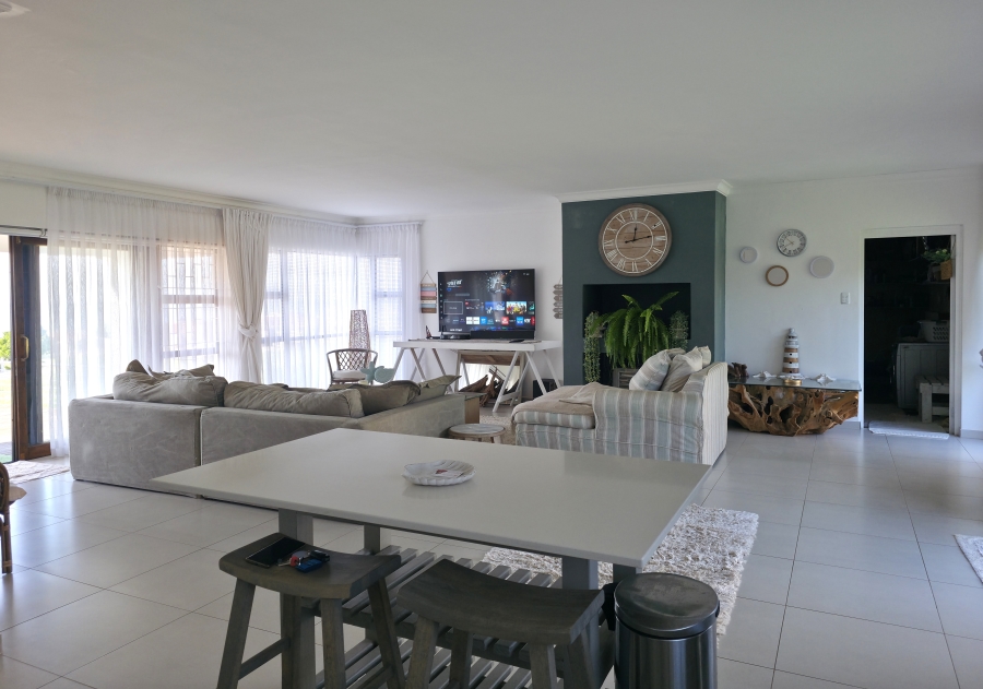 3 Bedroom Property for Sale in Wavecrest Eastern Cape